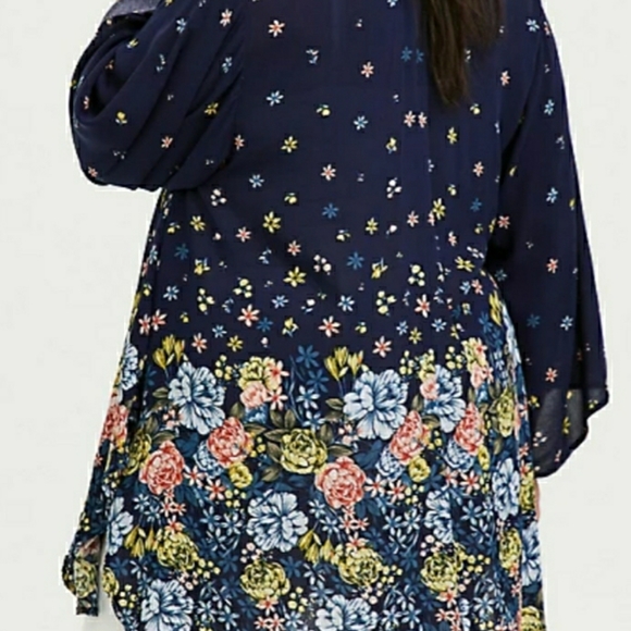 Torrid Navy floral crepe kimono - Picture 8 of 13